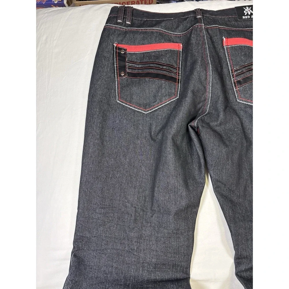 Black red ape